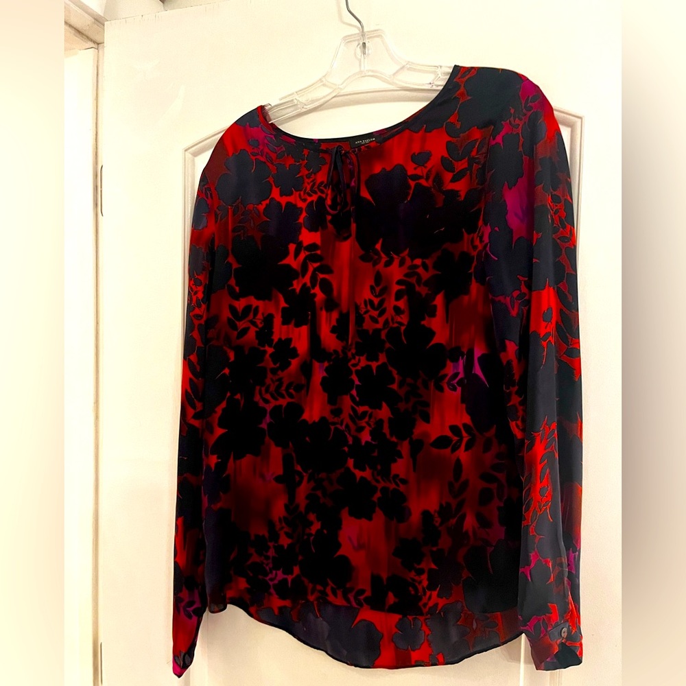 Ann Taylor women’s top, size M,red, dark blue & splashes of pink floral print